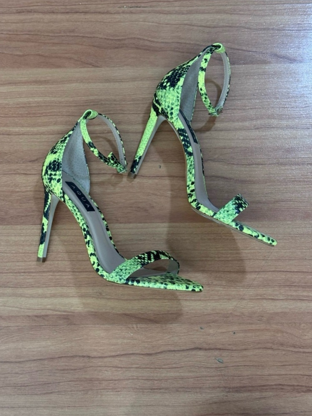 AQUA Neon Yellow Green Snake Print Pointed Toe Stiletto Heels Size 6